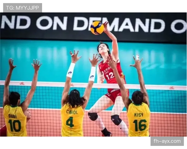 罗贝托中后场切换激活战术新体系,球队状态回升引关注 罗贝托中后场切换激活战术新体系,球队状态回升引关注